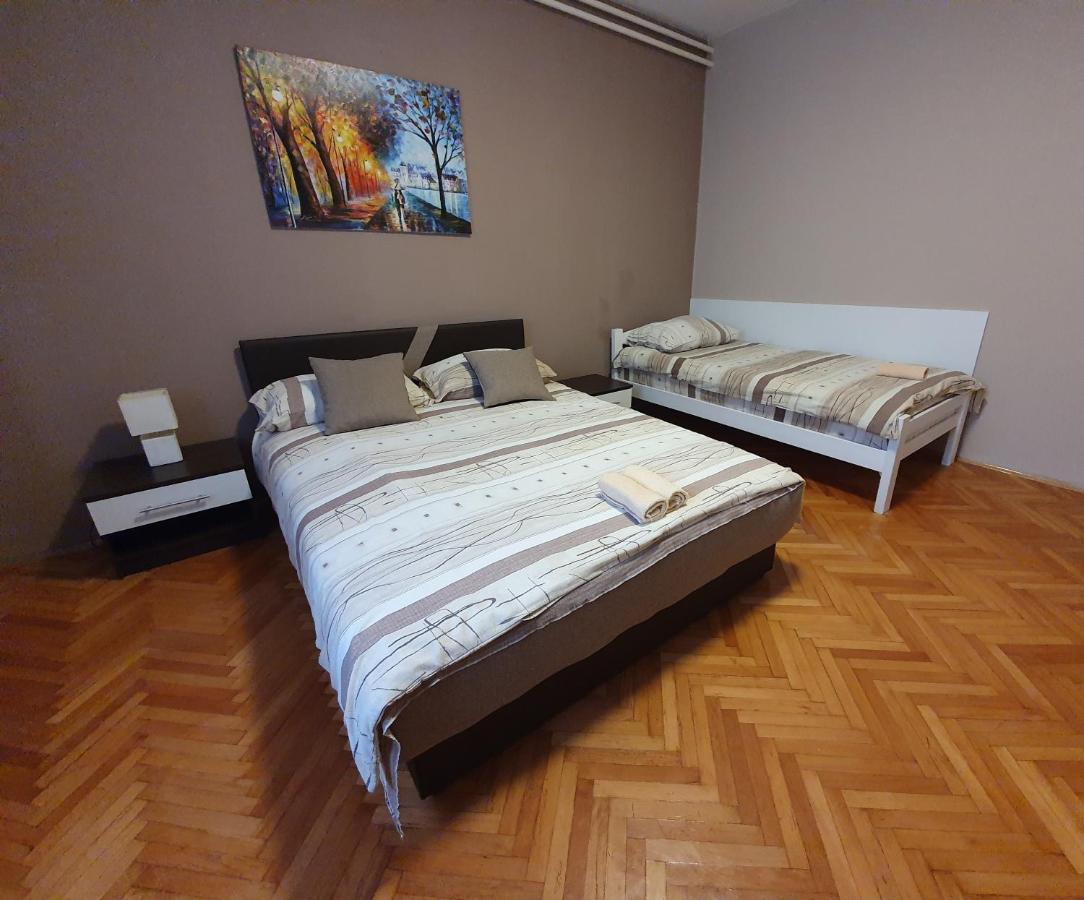 Gradiska Na Savi Apartmani I Sobe Luaran gambar