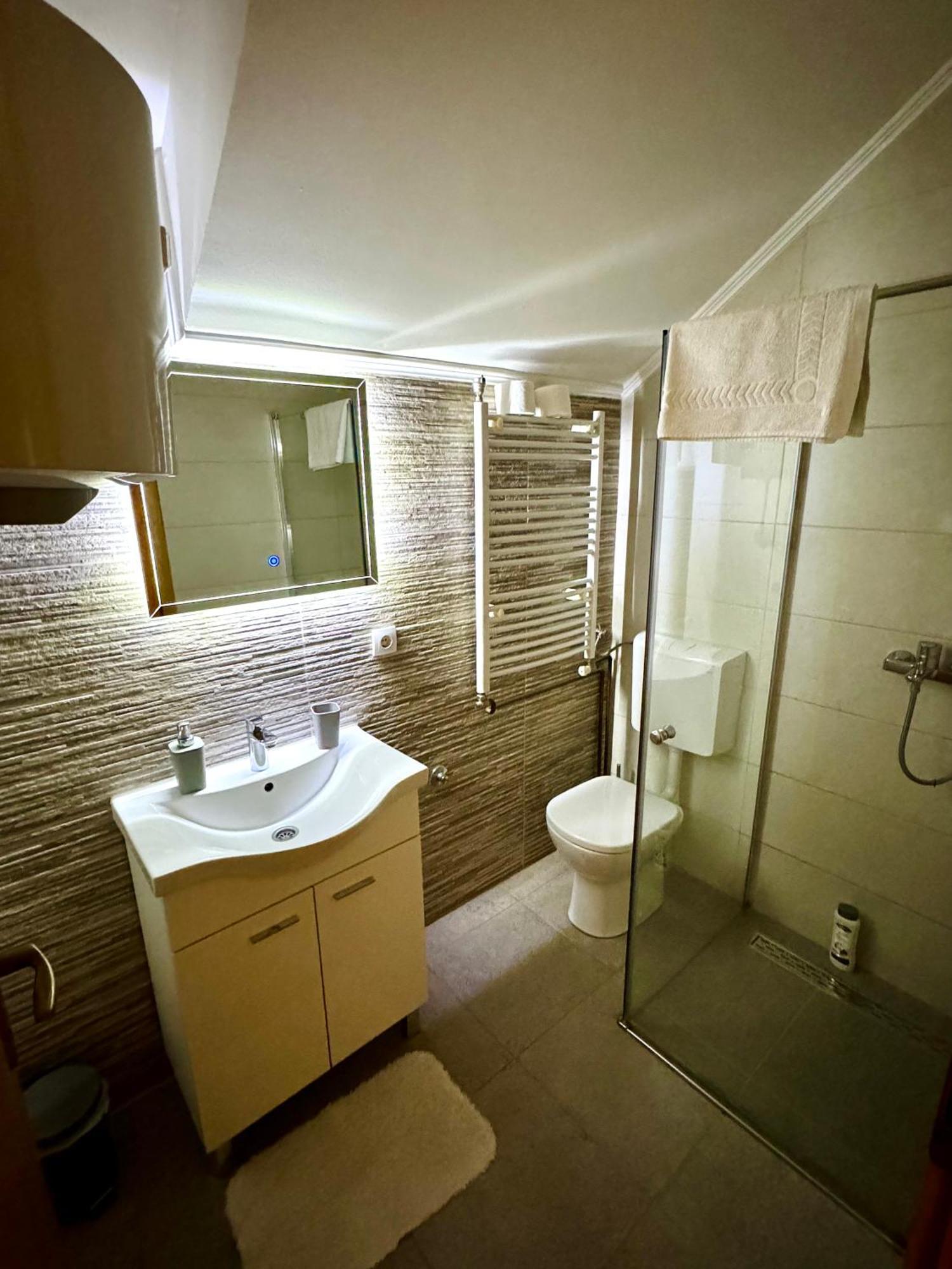 Gradiska Na Savi Apartmani I Sobe Luaran gambar