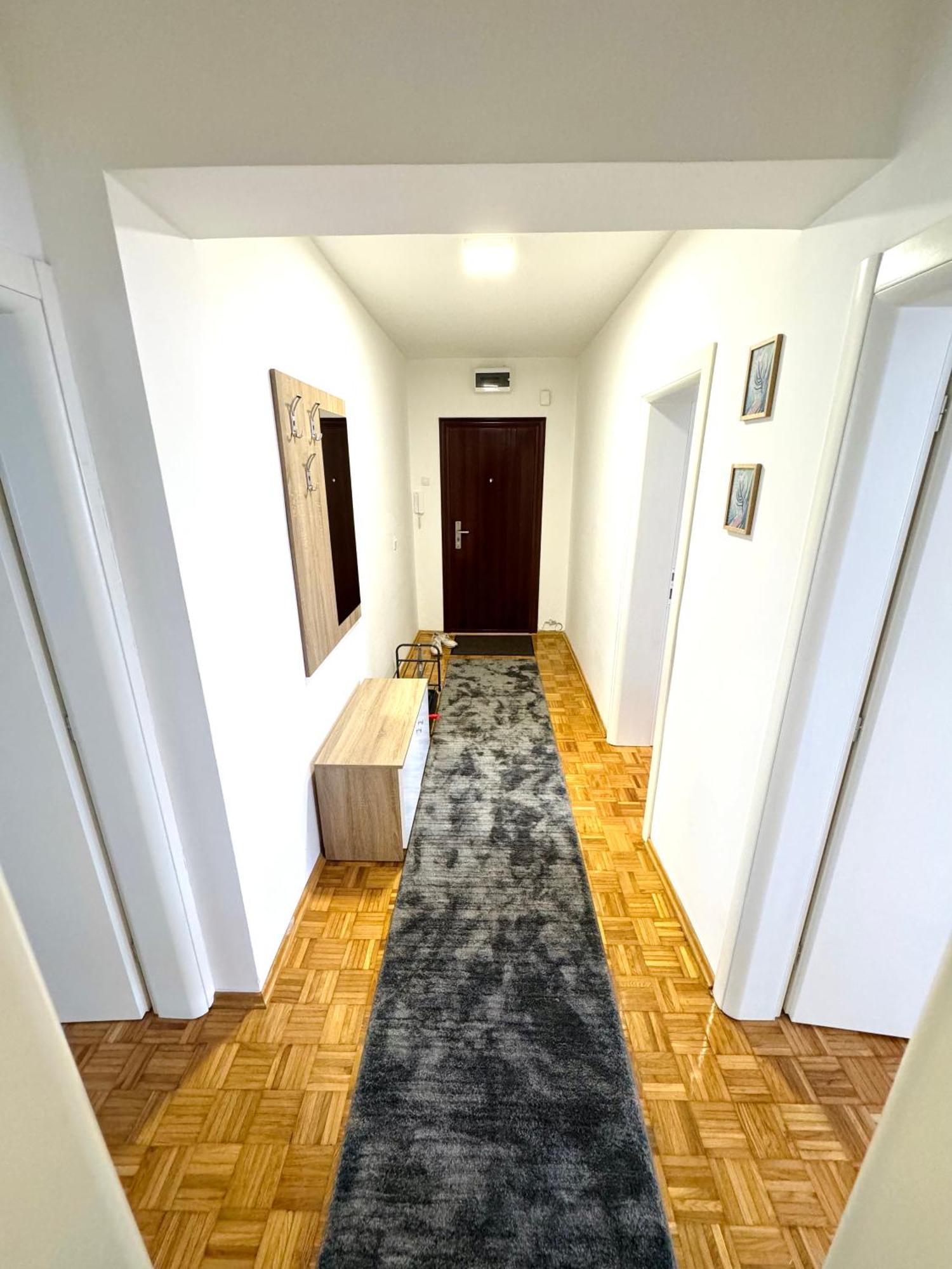 Gradiska Na Savi Apartmani I Sobe Luaran gambar